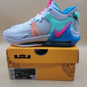 Nike Lebron Witness 7 GS Youth Kids Shoes Size 4Y Grey Fog Multicolor New W/Box